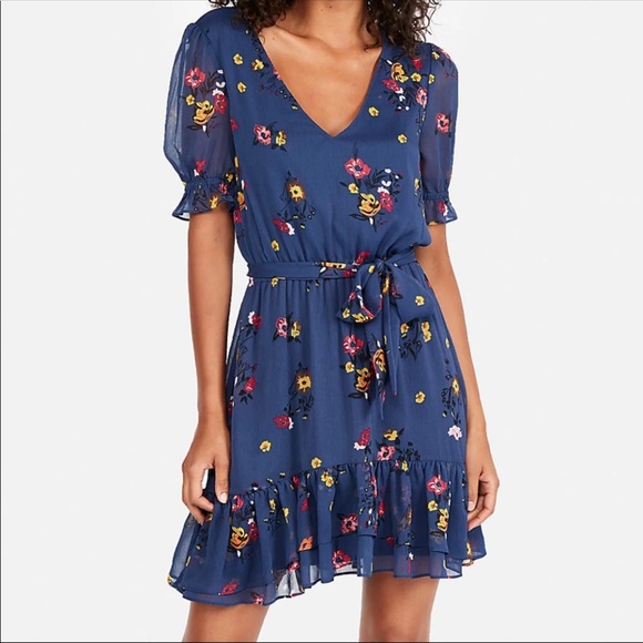 Express Dresses & Skirts - NWT Express Floral Ruffle Dress